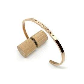 Une amitié en or - Bracelet jonc ajustable à message en acier inoxydable gravure noire