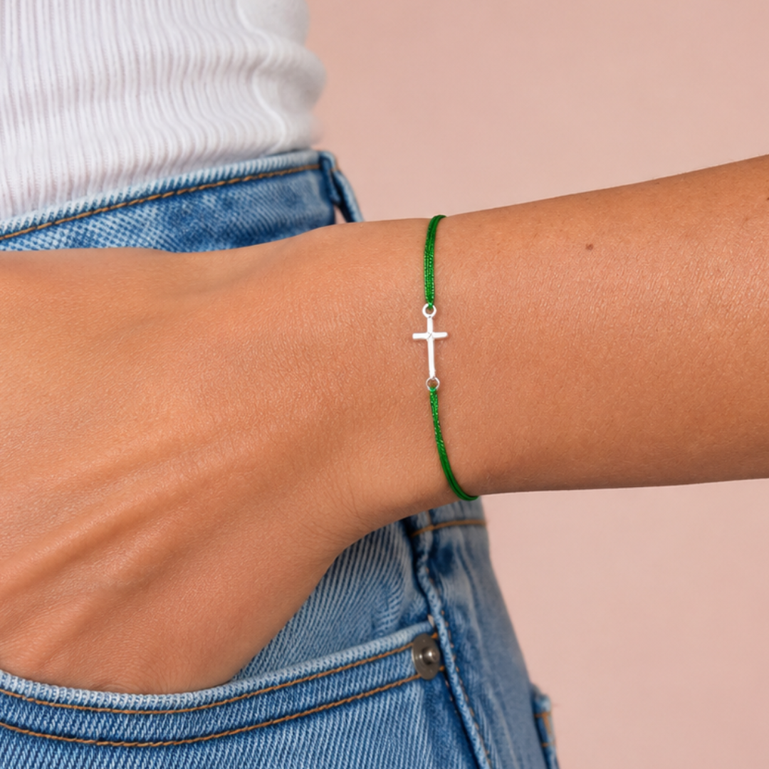 Bracelet fin, cordon ajustable croix en argent 925